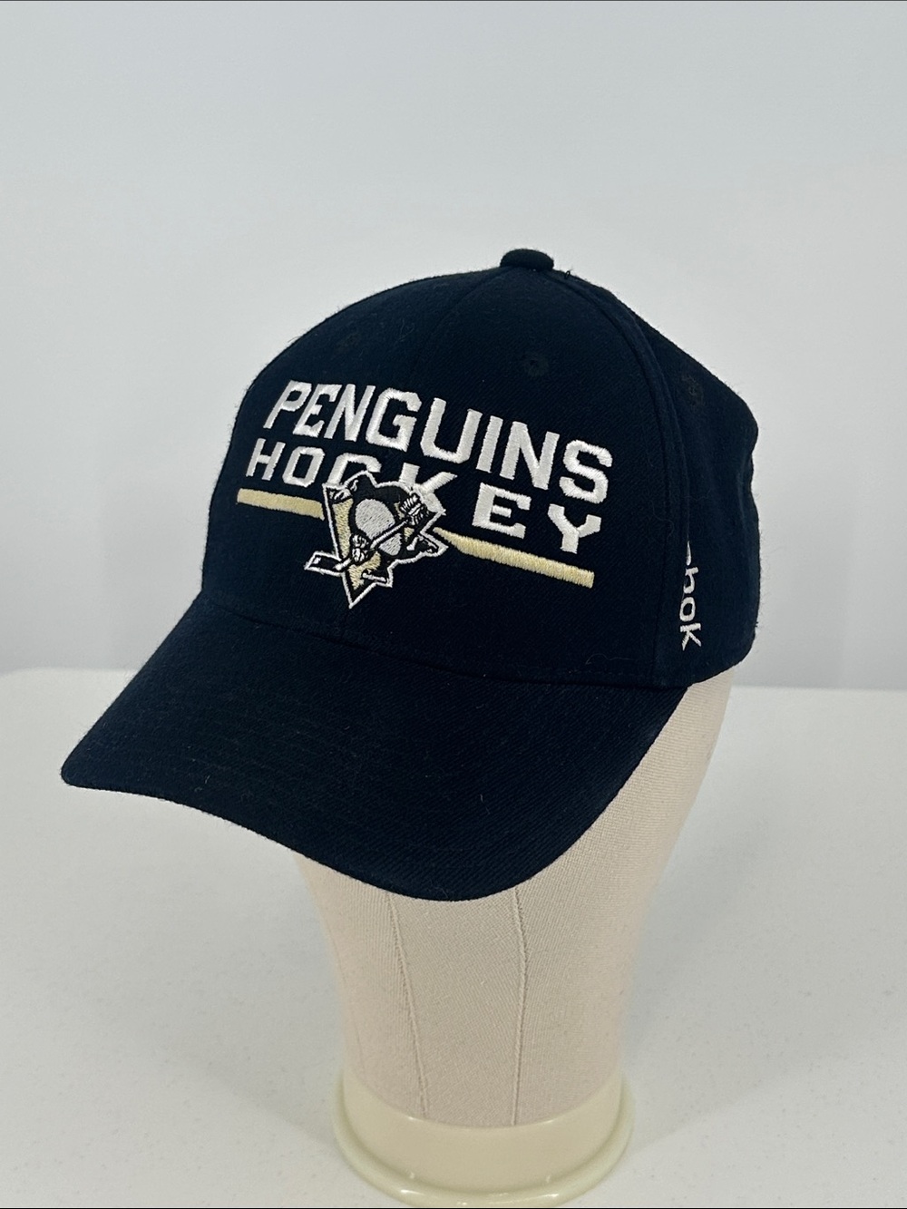 Reebok Black Pittsburgh Penguins Hockey Cap with Gold Trim - Size L / XL